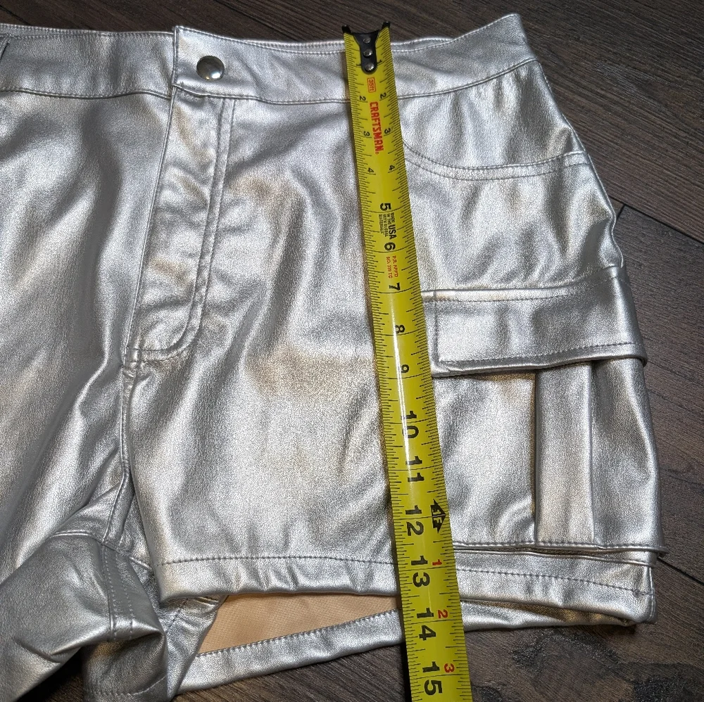 Ci Sono Silver Shorts Sleek Modern‎ Design Size 1X
